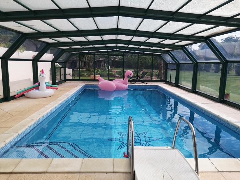 Chambre chez particulier avec petit déjeuner, piscine, pool house - B&B Saint-Pierre-de-Manneville