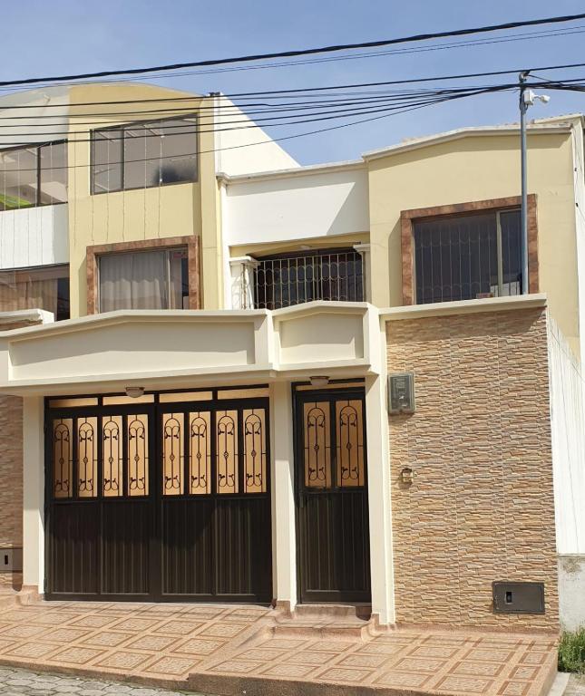 Casa Grande con parqueadero - B&B Ipiales