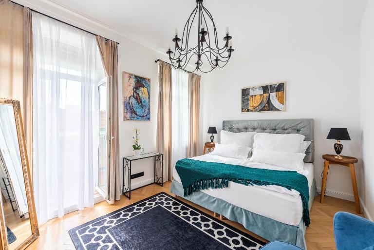 Luxury apartment with a balcony and a terrace - Bed and Breakfast Praag