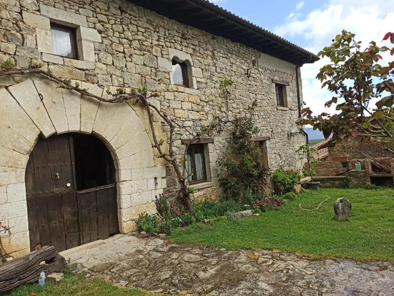 Casa Rural TTIPIAENEA Landetxea - B&B Erice