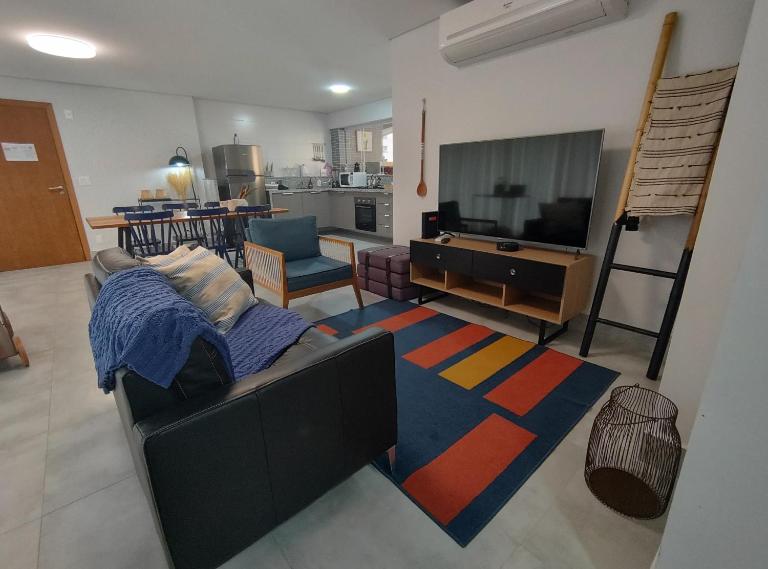 Apto Novo, Sofisticado e Aconchegante em Astúrias Guarujá - Ferienwohnung Guarujá