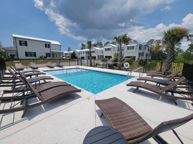 5 Star 4/3 sleeps 16 with Arcade GAME ROOM & POOL! - Ferienwohnung Orange Beach