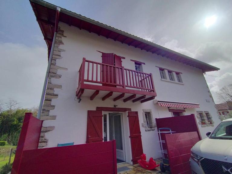 Appartement T3 confortable avec terrasse, 2 chambres, cuisine équipée, Wi-Fi – Larressore - FR-1-495-122 - Chambres d'hôtes Larressore