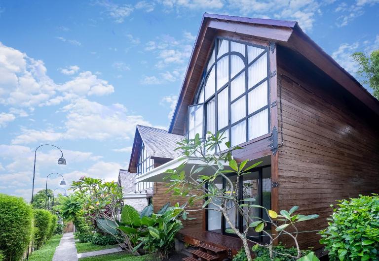 Atra Bambulogy Villa by Bambulogy Resort - B&B Kerobokan
