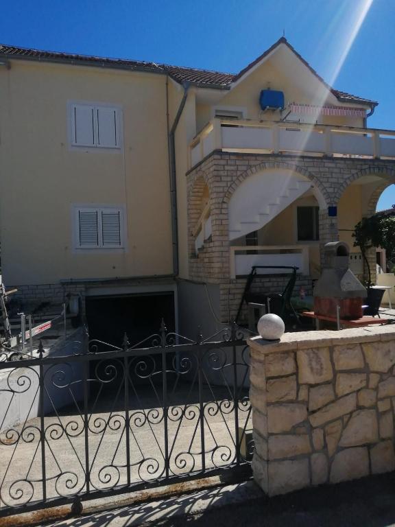Apartments Maja-Vir - B&B Vir