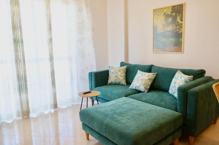 Serene Green One-Bedroom Condo - B&B Vlorë