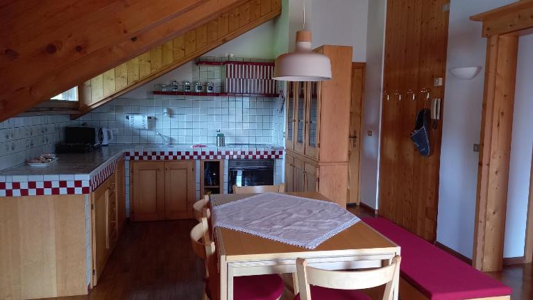 Deliziosa mansarda con vista Dolomiti - Chambres d'hôtes San Vito di Cadore