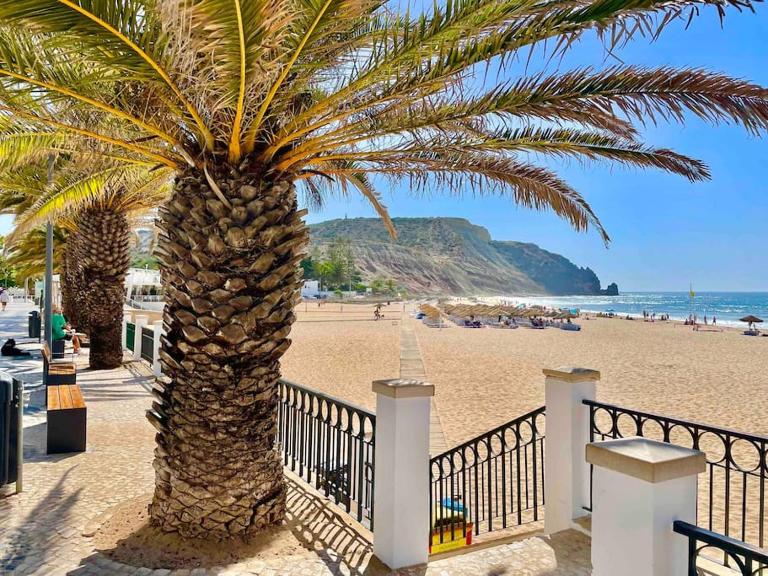 Ocean Breeze & Sea Salt Apartment - B&B Senhora da Luz