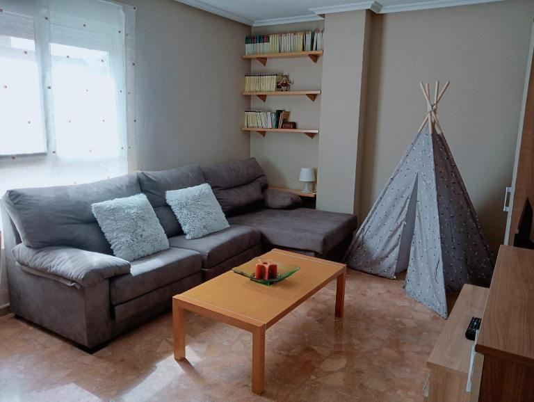 Avenida de Alicante en Elche con Wifi, Smart TV, Aire Acondicionado - Chambres d'hôtes Elx