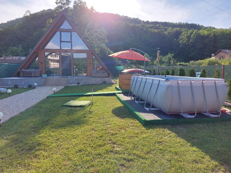 Cabana A-frame Nis - B&B Coțofenești