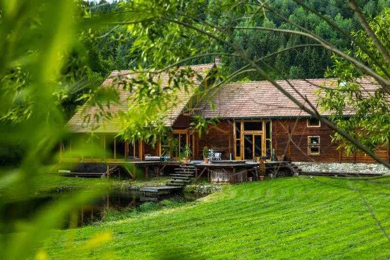 Crossline Lodge - B&B Gheorgheni