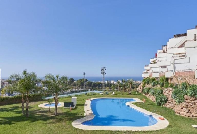 SHR044 Mar de Nerja Apartamento con piscina - Chambres d'hôtes Nerja