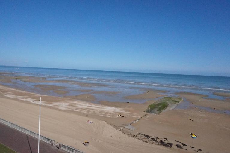 BELLE VIE vue dominante mer et plage - Appartement 2 à 4 personnes - Chambres d'hôtes Cabourg
