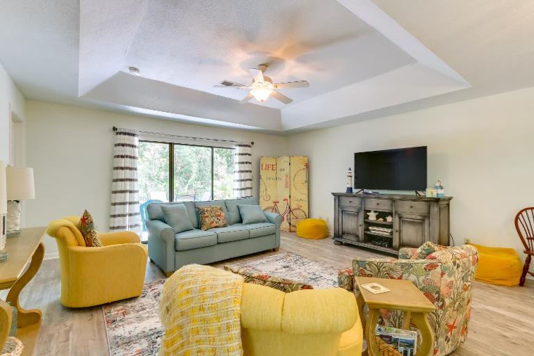 Furnished Patio: Hilton Head Island Resort Cottage - Chambres d'hôtes Hilton Head