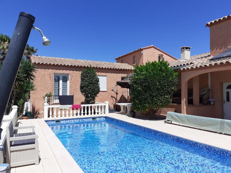 villa avec piscine privée - B&B Pia