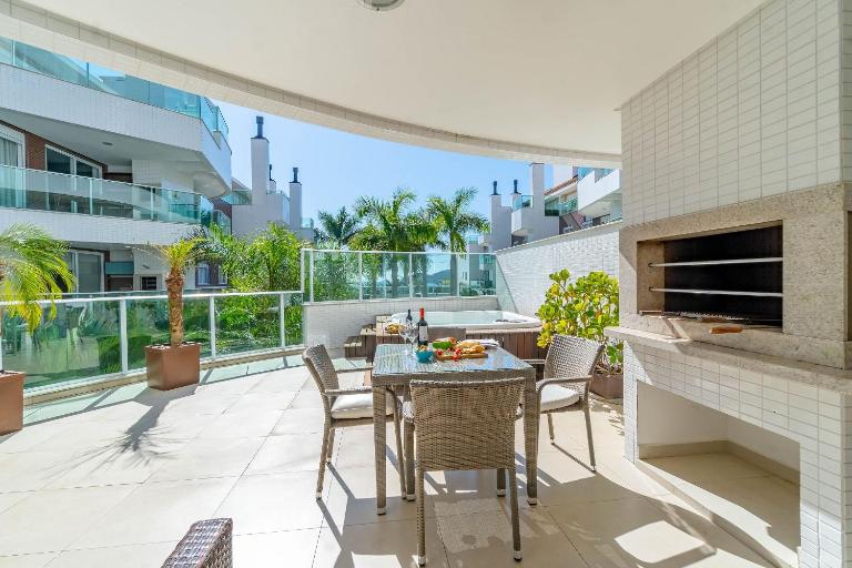 Apartamento com Jacuzzi Privativa - Boulevard - Ferienwohnung Bombinhas