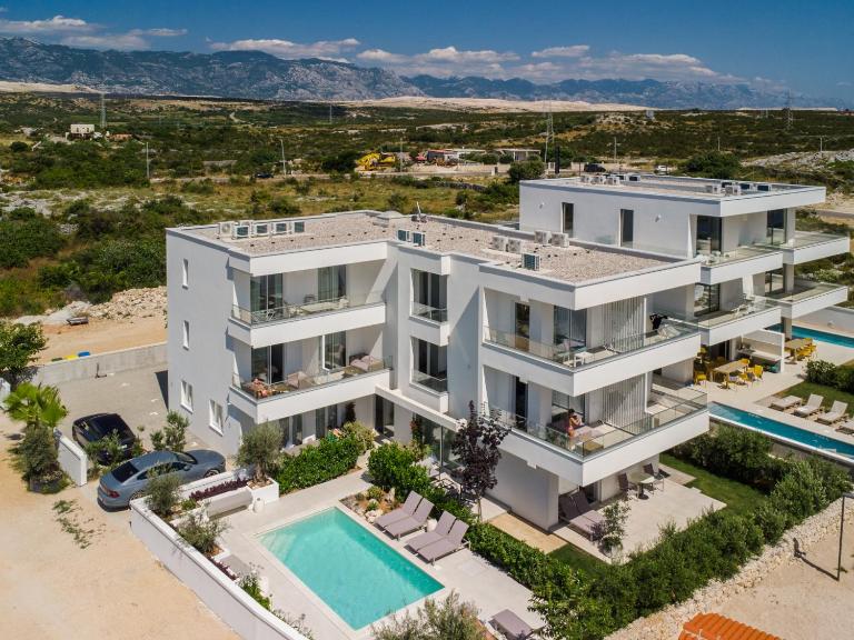 VILLA CALA, Hotel Rooms&Apartments - B&B Novalja