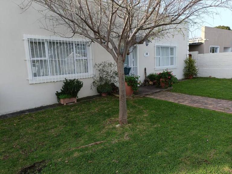 Out of Africa in Sandbaai, Hermanus - B&B Hermanus