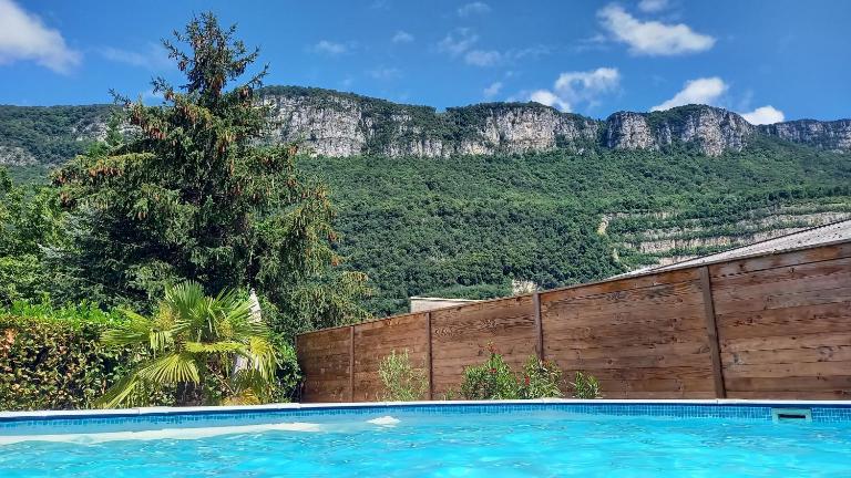 Maison avec piscine entre Chartreuse et Vercors - Bed and Breakfast La Buisse