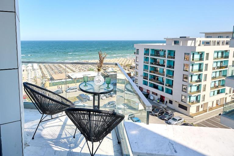 Smarald Sea View Apartment in Infinity Beach Resort - parking - Ferienwohnung Mamaia