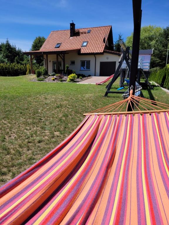 Villa Grunwald - dom z działką 3000m2 na wyłączność, z dużym ogrodem, tarasem, grillem, hamakami, domkiem dla dzieci i boiskiem - Ferienwohnung Gierzwałd
