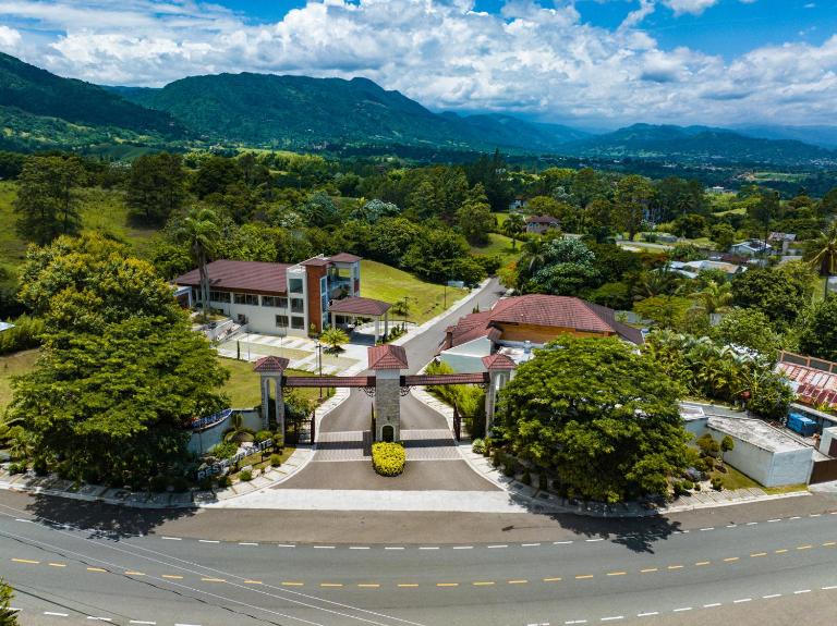 Vista del Campo Country Club & Villas - B&B Jarabacoa