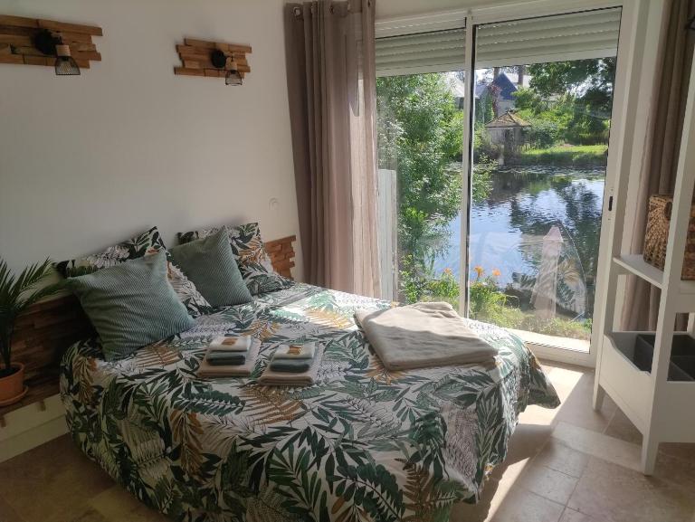 Détente au bord du Loir - Spa Sauna - Gîte 3 - B&B Les Roches-l'Évêque