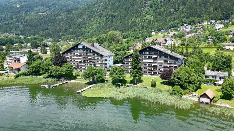 MARIA Seeblick Appartement, Haus Hänsel u Gretel am Ossiacher See mit direktem Seezugang, Hallenbad - B&B Unterberg