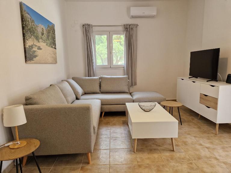 MemRo Village House - B&B Atsoupádes