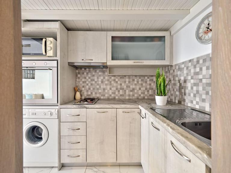 Lindo House - Ferienwohnung Lefkes