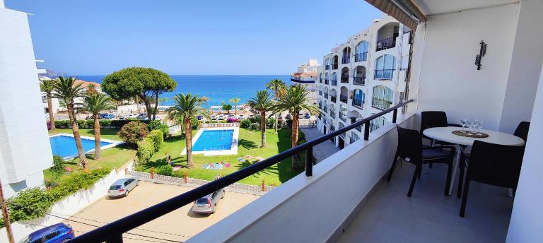 AP380 - Carabeo 2 - Parador - B&B Nerja