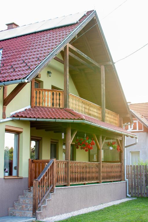 Székelyföldi családi ház - Bed and Breakfast Ciceu