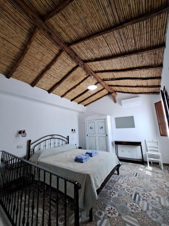 SA DOMU ANTIGA - Casa Indipendente in Centro Storico - B&B Tortolì