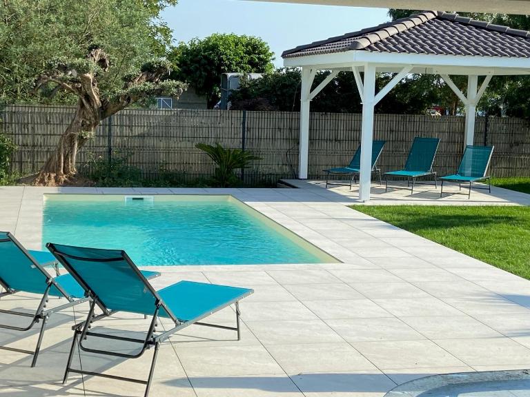 Maison de vacances avec piscine et jardin privé - B&B Lherm