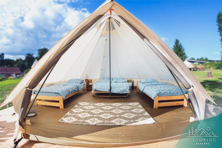 Glamping Komarno - Chambres d'hôtes Jelenia Góra