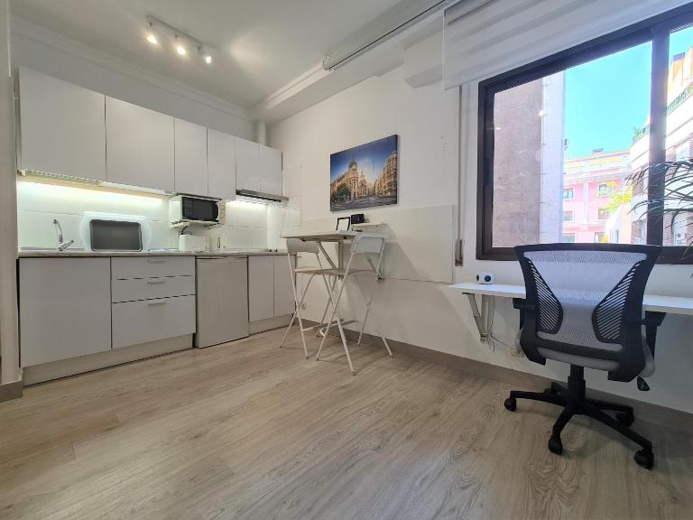 Plaza Mostenses en Plaza España - Bed and Breakfast Madrid