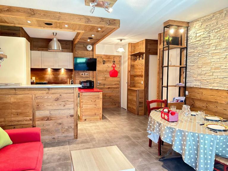 Appartement au cœur des Gets, balcon aménagé, proche pistes et commodités, 4 couchages - FR-1-623-240 - B&B Les Gets