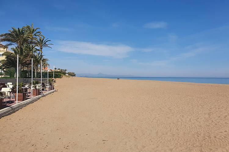 Apartamentos La Goleta 1 - B&B Denia