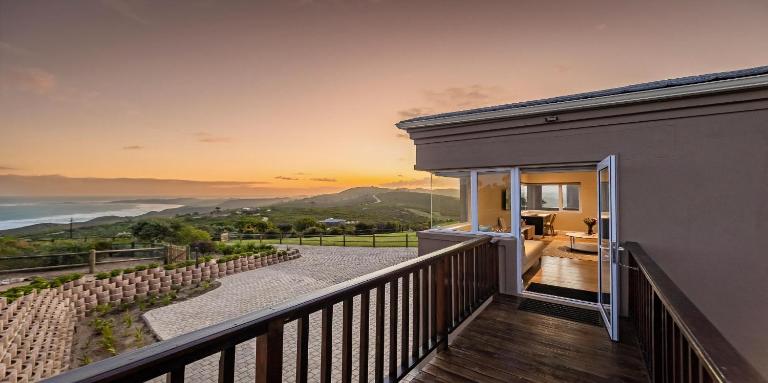 Pincushion Heights - B&B Brenton-on-Sea