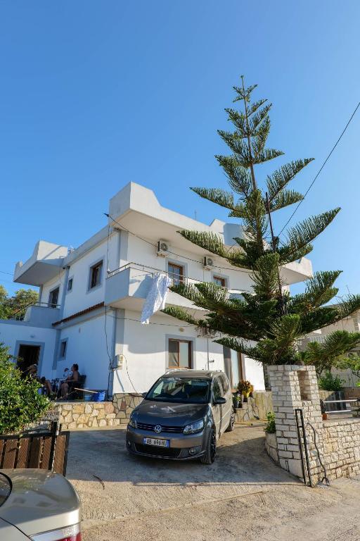 Vila Suljo - B&B Ksamil