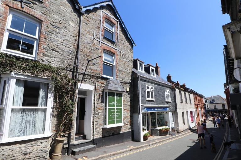 Town centre apartment with parking - B&B Padstow