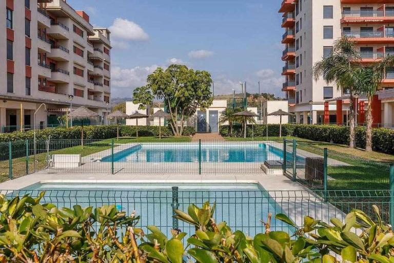A&N Modern Coast Apartment with Pool & Parking - B&B Torre del Mar
