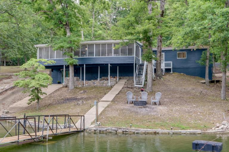Dock + Screened Porch: Lake of the Ozarks Getaway! - B&B Sunrise Beach