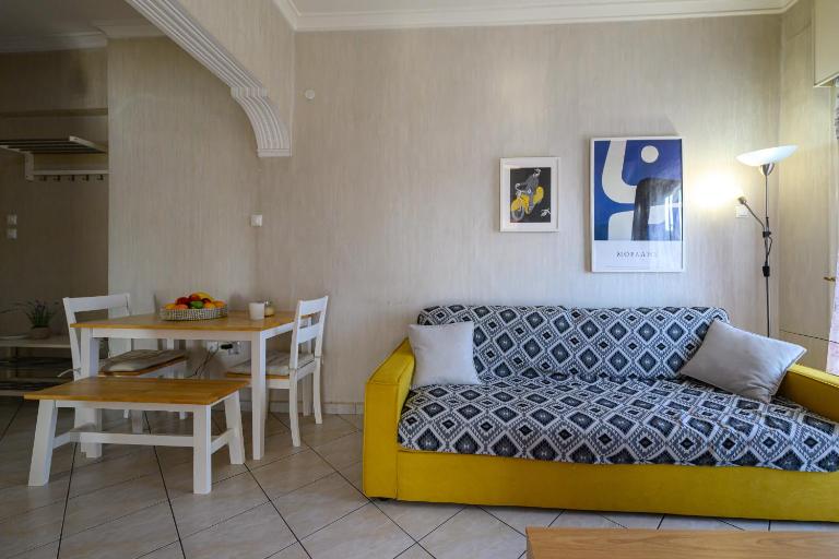 Roubini 52 - B&B Kalamata