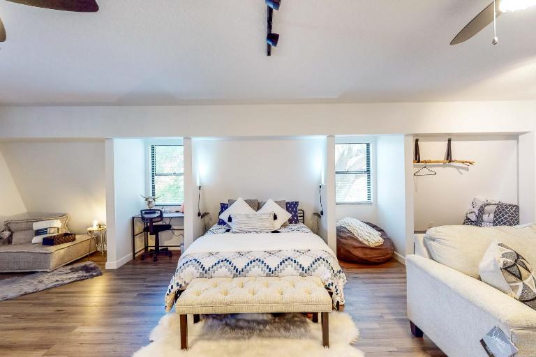Dog-Friendly Apt w/ Fenced Yard in Winter Park - B&B Orlando