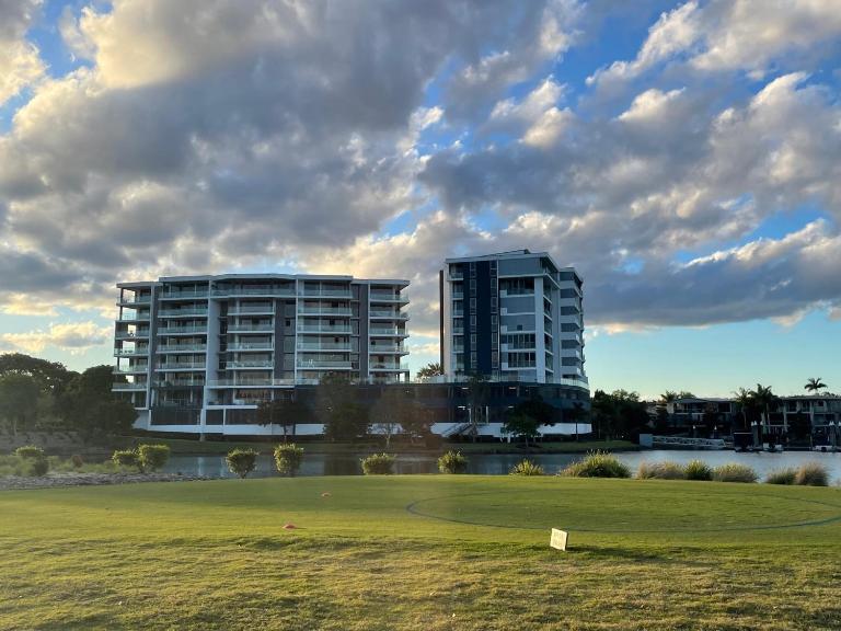 Signature Waterfront Apartments - Chambres d'hôtes Gold Coast