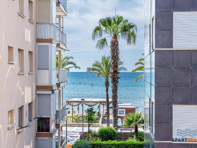 APARTBEACH SUNSET HOUSE SALOU y VISTAS PLAYA - B&B Salou