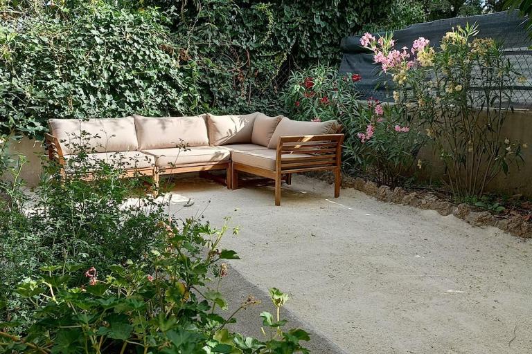 Grand appartement, 2 chambres et jardin - Bed and Breakfast Nîmes