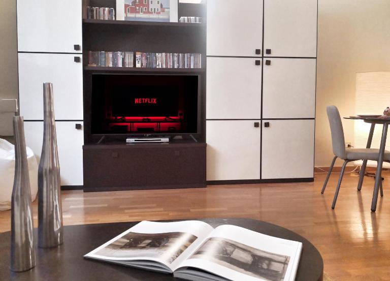 Intrho Navigli-Centro Apartment - Modern & Cozy - B&B Milan