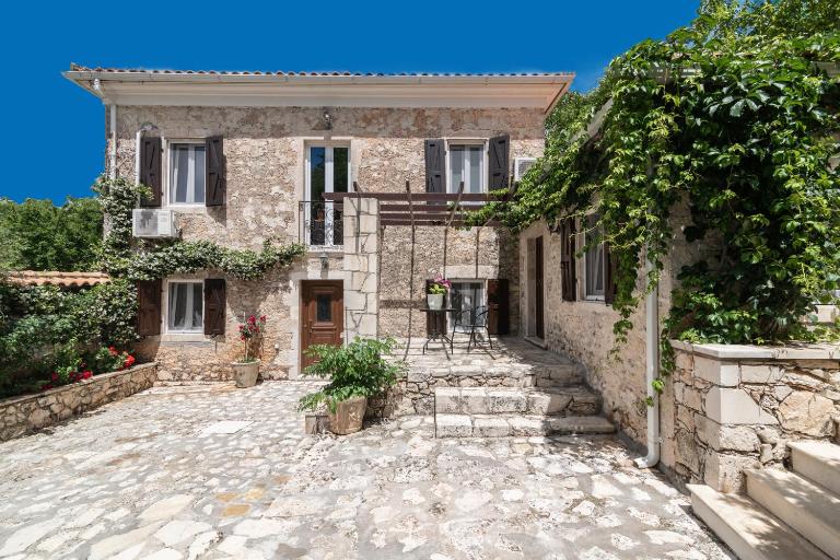 Filoxenia Zante Villa Callisto-Stone Villa with Private Pool - Ferienwohnung Yírion